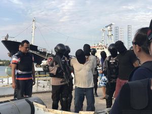 5 Kru Kapal Pengangkut 1 Ton Sabu Dibawa ke Jakarta