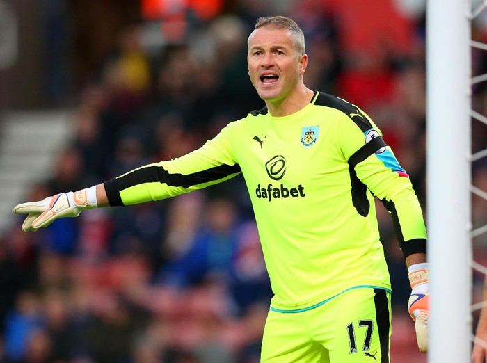 STOKE ON TRENT, ENGLAND - DECEMBER 03:  Paul Robinson of Burnley looks on during the Premier League match between Stoke City and Burnley at Bet365 Stadium on December 3, 2016 in Stoke on Trent, England.  (Photo by Alex Livesey/Getty Images)