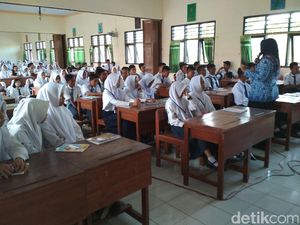 Tampung Siswa Putus Sekolah, Kota Surabaya Dirikan SMA Plus