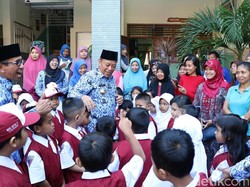Ini Pesan Bupati Lamongan ke PNS di Hari Pertama Sekolah
