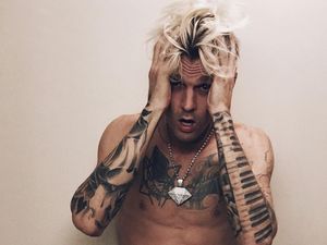Ditangkap karena Narkoba, Aaron Carter Rilis Pernyataan