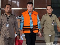 Usai Jadi Saksi Setya Novanto, Andi Narogong Bungkam