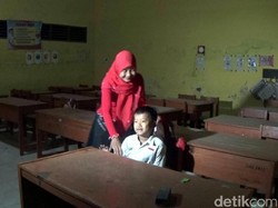 Hari Pertama Sekolah, Siswa di Brebes Berangkat Jam 2 Dinihari