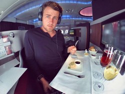 Mau Tiket Pesawat Kelas Bisnis Gratis? Cari Saja Traveler Ini