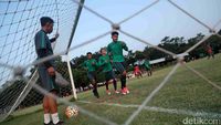 Melihat Latihan Timnas U-19