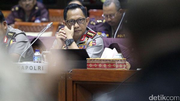 Kapolri-Komisi III Raker Bahas Terorisme