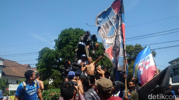  Kamar  Serba Persib Bandung