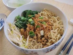 3 Resep Mie Ayam Gerobakan yang Gurih Mantap dan Gampang Dibuat