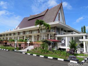 Mengintip Istana Isen Mulang Rancangan Sukarno