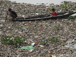 Horor Sampah di Sungai Citarum Masih Menghantui