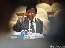 Mahfud MD: KPU Baiknya Minta Perppu Larang Eks Koruptor Nyaleg