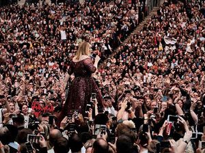 Penampilan Terakhir Adele Sebelum Pita Suaranya Rusak