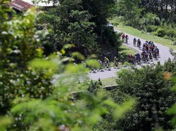 Etape 5 Tour de Flores Milik Whitehouse dari Tim Laos