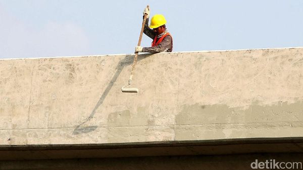 Tol Becakayu Mulai Dicat