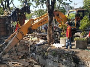 3 Hari Normalisasi Jalan Dupak, 545 Kubik Lumpur Berhasil Diangkat