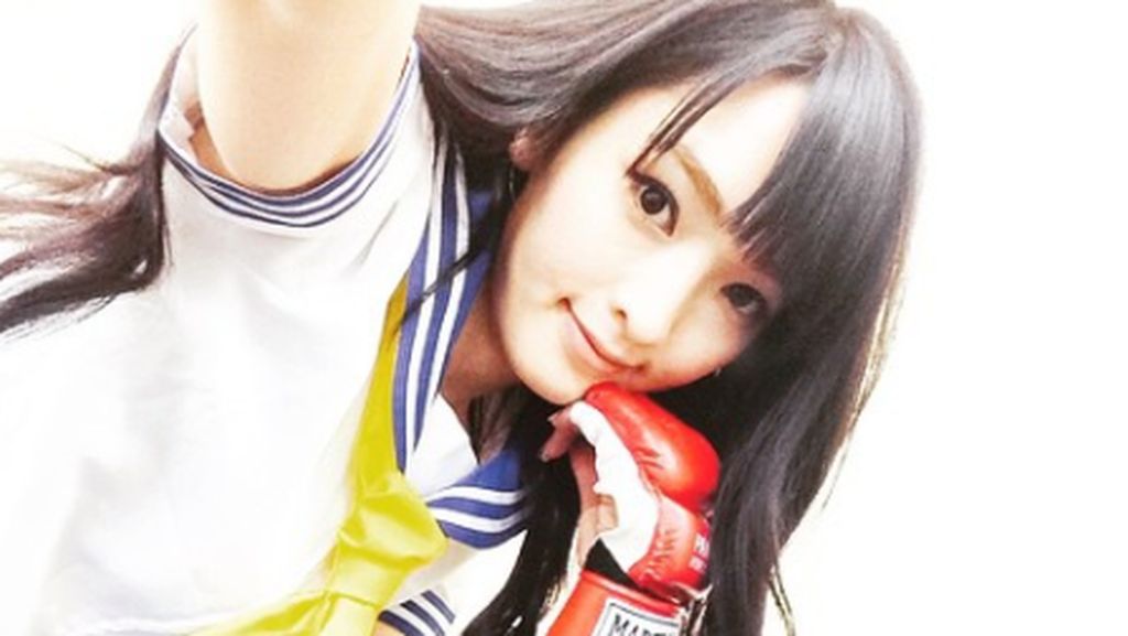 Siapa Sangka, Gamer Secantik Ini Ternyata.. Siapa Sangka, Gamer Secantik Ini Ternyata..