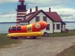 Asyiknya! Pesan Hot Dog Juga Bisa Diantar Lewat Drone