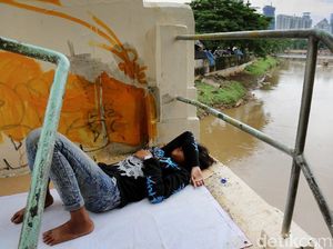 Menonton Ketimpangan