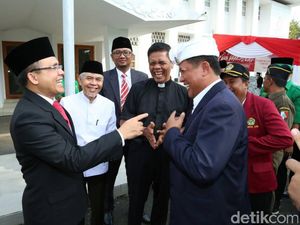 Tokoh Agama Puji Bupati Anas Hapus Diskriminasi di SMPN 3 Genteng Tokoh Agama Puji Bupati Anas Hapus Diskriminasi di SMPN 3 Genteng
