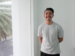 Jalan Ngesot dengan Tomat, Pentas yang Paling Dikenang Kelvin Atmadibrata