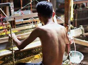 Anak Muda Jepara Memilih Kerja di Pabrik daripada Jadi Penenun