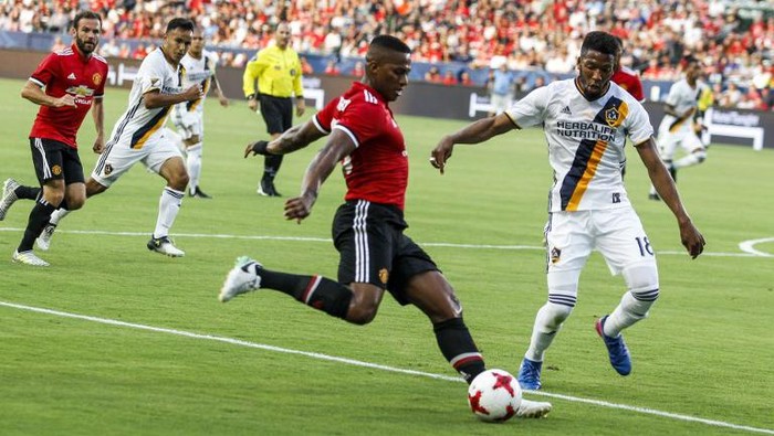 Dikartu Merah Lawan Salt Lake, Valencia Dibela Mourinho