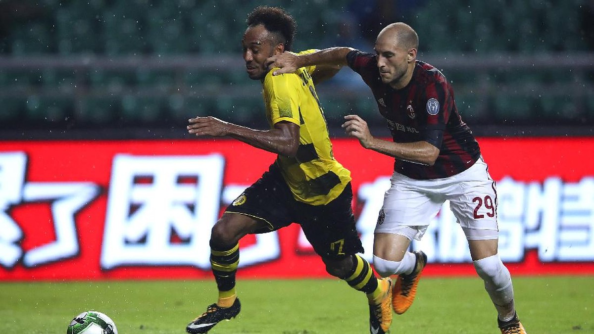 AC Milan tunduk 1-3 di tangan Borussia Dortmund (Lintao Zhang/Getty Images)