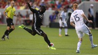 Gawang tim Real Salt Lake dijebol Lukaku di menit ke-38, untuk membuat MU unggul 2-1. (REUTERS/Jim Urquhart)