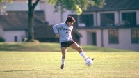 Diego Maradona menjadi peraih Bola Emas ajang Piala Dunia junior itu pada tahun 1979, ketika sang legenda Argentina membawa negaranya menjadi juara. Foto: Allsport UK /Allsport