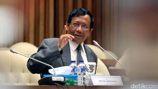Mahfud MD Jelaskan Posisi KPK Pada Pansus Angket
