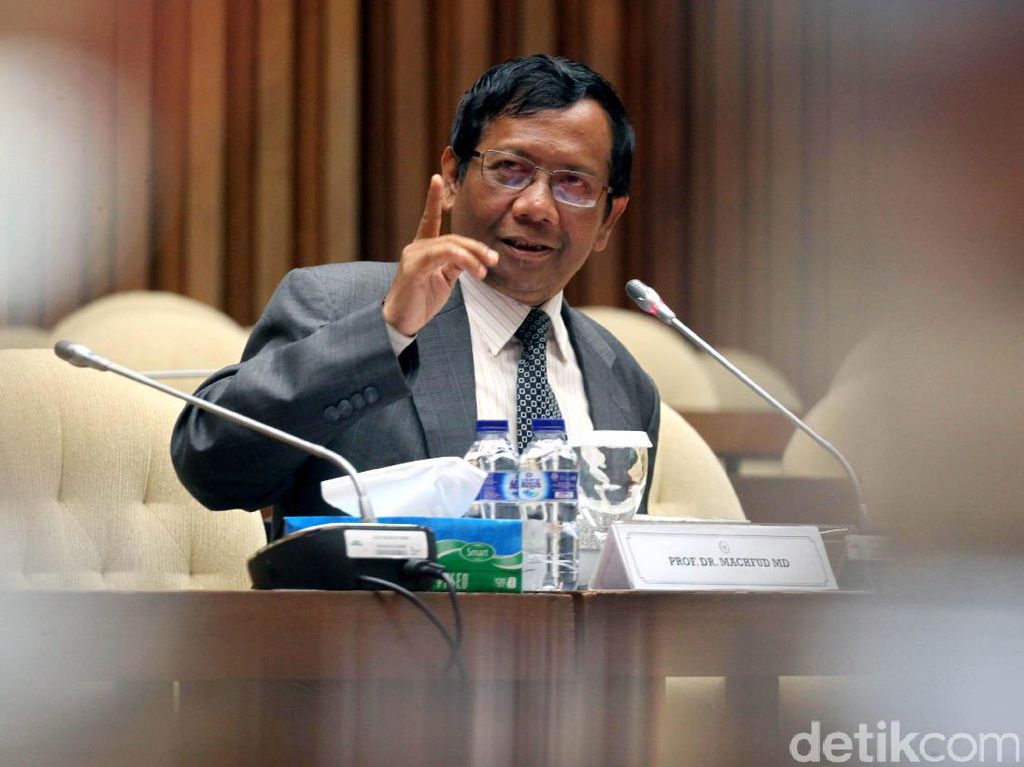 Mahfud MD Enggan Jadi Pengamat Maupun Terlibat dalam Pilpres 2019 Mahfud MD Enggan Jadi Pengamat Maupun Terlibat dalam Pilpres 2019