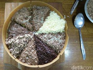 Tamu Resepsi Kahiyang-Bobby Akan Disuguhi Ayam Setan dan 300 Martabak Markobar Tamu Resepsi Kahiyang-Bobby Akan Disuguhi Ayam Setan dan 300 Martabak Markobar