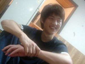 Ini Foto-foto Song Joong Ki saat Kuliah, Imut Banget!