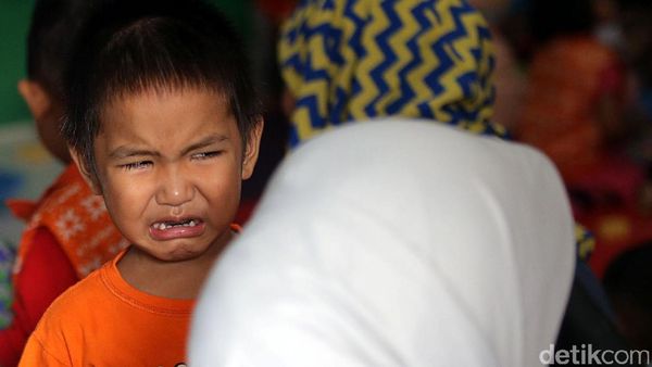 Keceriaan dan Isak Tangis Warnai Hari Pertama Sekolah TK