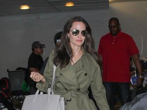 Curhat Angelina Jolie Menangis di Kamar Mandi Saat Masa Perceraian