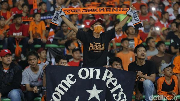 Meski Persija Dibantai, Jak Mania Setia Menemani