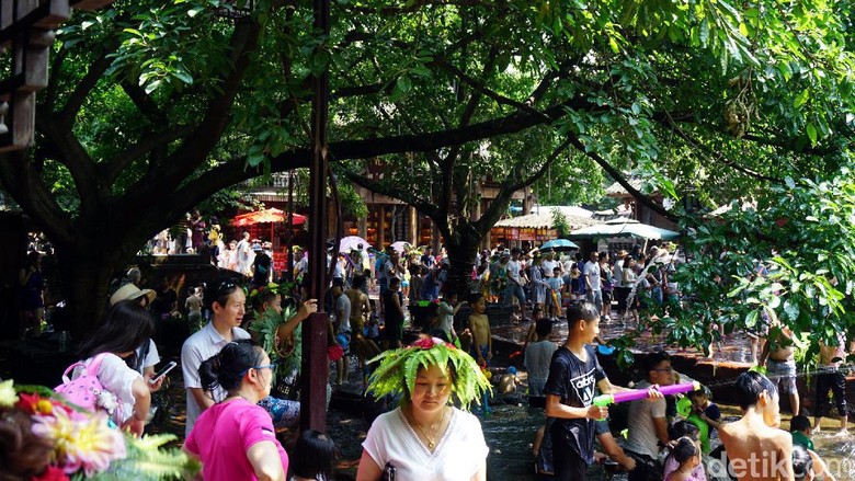 Ramainya liburan trend panas di China (Wahyu/detikTravel) Ramainya liburan trend panas di China (Wahyu/detikTravel)