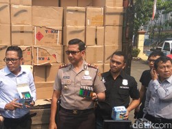 Polisi Amankan Satu Truk Korek Gas Palsu di Pluit