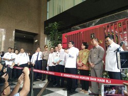 Jalan Meliuk Pemerintah Bubarkan HTI