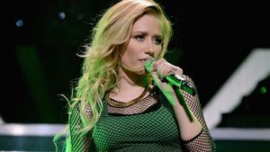 Foto: 10 Gaya Seksi Iggy Azalea Saat Beraksi di Panggung