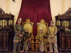 Di Istana Maimun, Traveler Bisa Berfoto Layaknya Raja