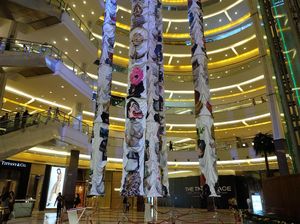 Instalasi Raksasa Indieguerillas Hiasi Pacific Place Jakarta Instalasi Raksasa Indieguerillas Hiasi Pacific Place Jakarta