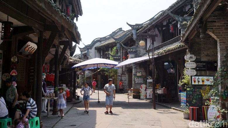 Kota Tua Huanglongxi yang ada semenjak kala ke-2 (Wahyu/detikTravel) Kota Tua Huanglongxi yang ada semenjak kala ke-2 (Wahyu/detikTravel)