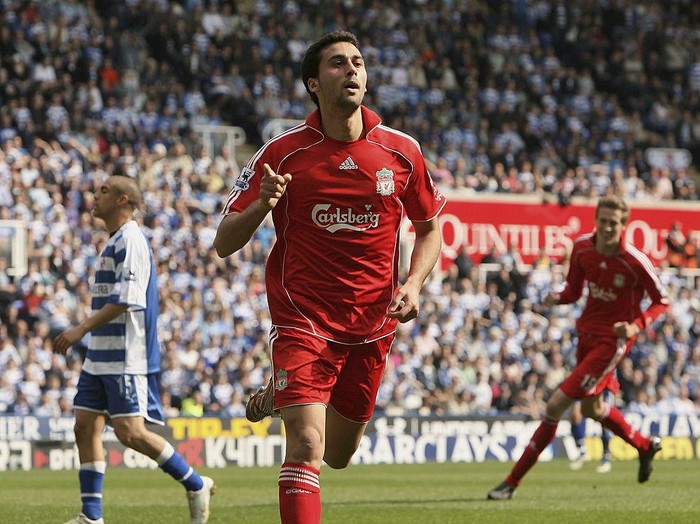 READING, ENGLAND - APRIL 7:  Alvaro Arbeloa of Liverpool celebrates scoring the first goal during the Barclays Premiership match between Reading and Liverpool at the Madejski stadium on April 7, 2007 in Reading, England. (Photo by Clive Brunskill/Getty Images)