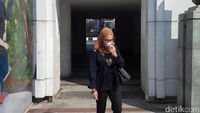 Ini Penyebabnya Lewat JPO Jalan Asia Afrika Bandung Tutup Hidung