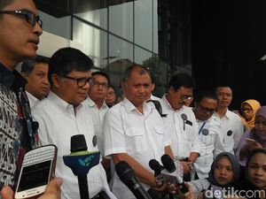 Dapat Dukungan Alumni ITS, Agus Rahardjo: Ini Teman dan Guru Saya