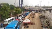 Tumpukan Proyek yang Bikin Mampang-Kuningan Tambah Macet