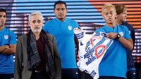 Pemain berusia 31 tahun itu diperkenalkan sebagai pemain baru Pachuca pada Selasa (18/7/2017). Foto: REUTERS/Edgard Garrido