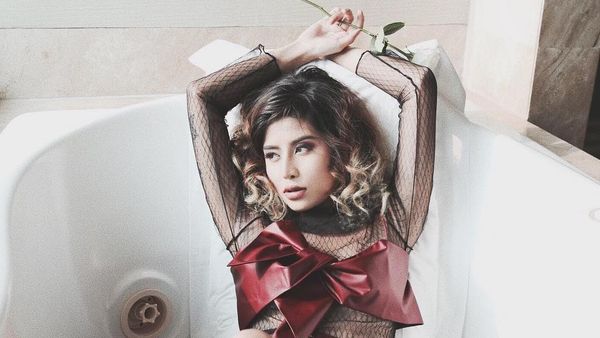 15 Transformasi Awkarin Sebelum & Sesudah Dipacari Oka Mahendra Putra