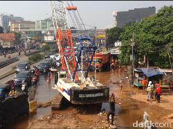 Ada Genangan Air, Lalin Jatinegara Menuju Matraman Tersendat